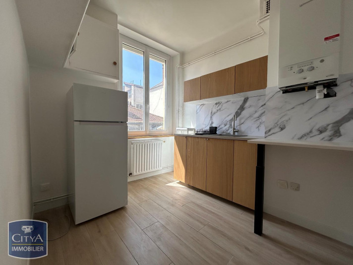 Voir la photo 1/8 du type apartment à Saint-Étienne
