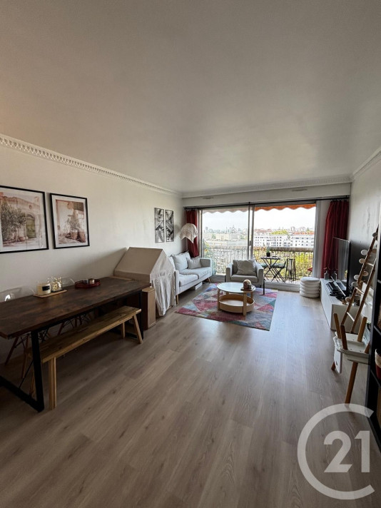 Voir la photo 1/40 du type apartment à Maisons-Alfort