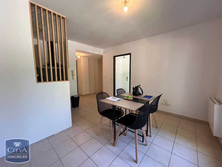 Voir la photo 1/8 du type apartment à Étampes