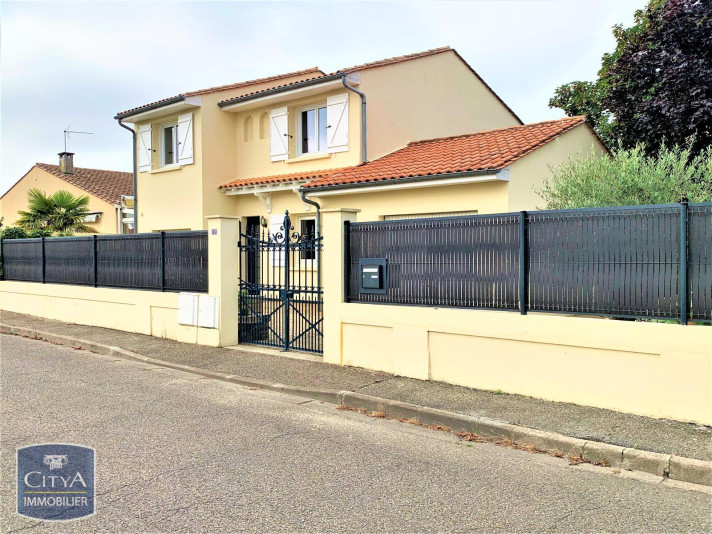 Voir la photo 1/10 du type house à Libourne