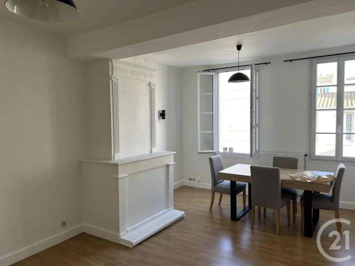 Voir la photo 1/9 du type apartment à Rochefort