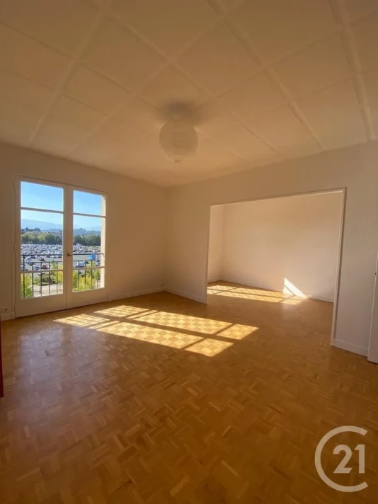 Voir la photo 1/6 du type apartment à Pau