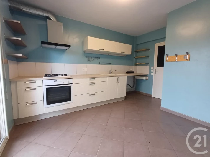 Voir la photo 1/18 du type house à Châtellerault