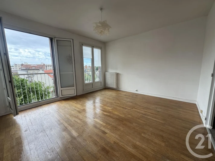 Voir la photo 1/16 du type apartment à Reims