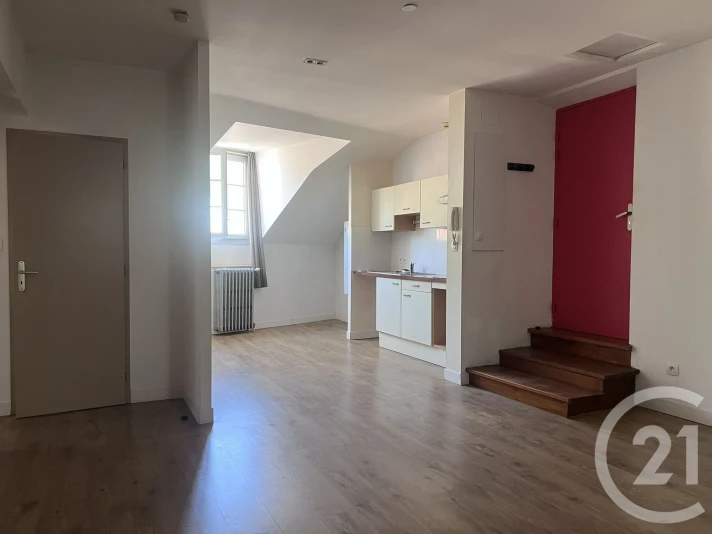 Voir la photo 1/17 du type apartment à Foix