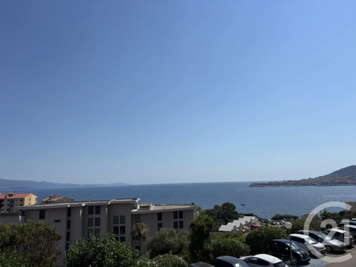 Voir la photo 1/7 du type apartment à Ajaccio