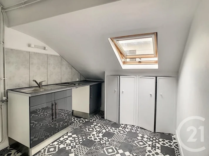 Voir la photo 1/8 du type apartment à Reims