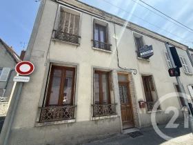Maison à Beaumont-du-Gâtinais