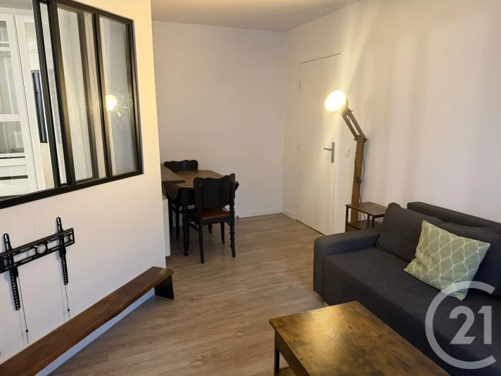 Voir la photo 1/9 du type studio à Pontoise