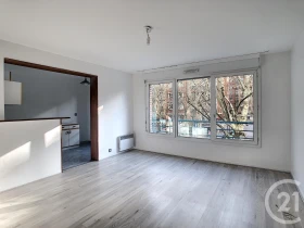 Studio in Paris