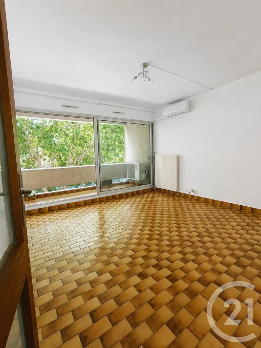Voir la photo 1/8 du type apartment à Bagnols-sur-Cèze