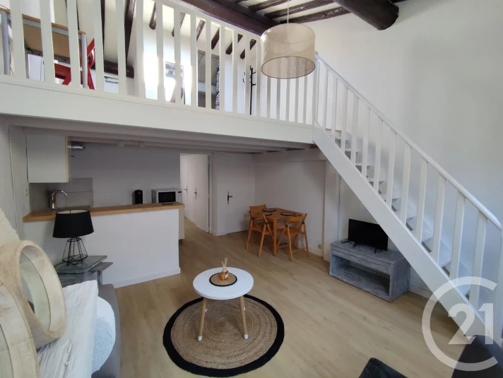 Voir la photo 1/8 du type apartment à Nîmes