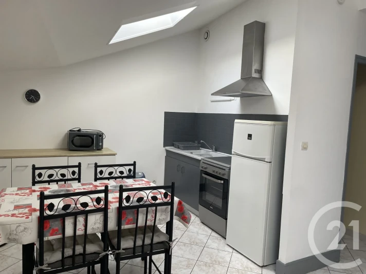Voir la photo 1/7 du type apartment à Saintes
