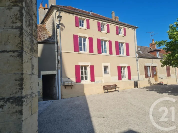 Voir la photo 1/13 du type apartment à Luthenay-Uxeloup