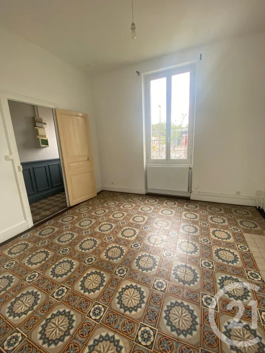Voir la photo 1/6 du type house à Auxerre