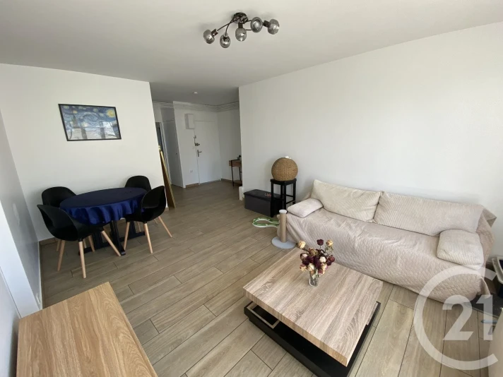 Voir la photo 1/10 du type apartment à Le Mans