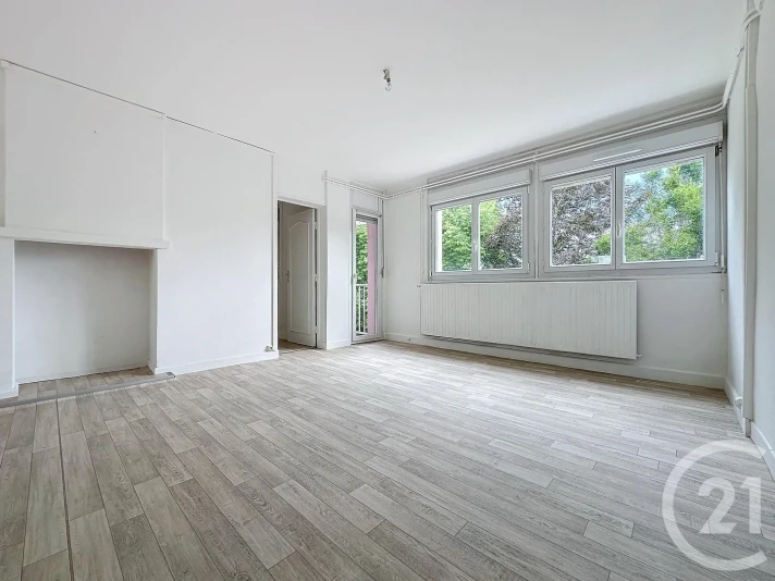 Voir la photo 1/16 du type apartment à Montbéliard