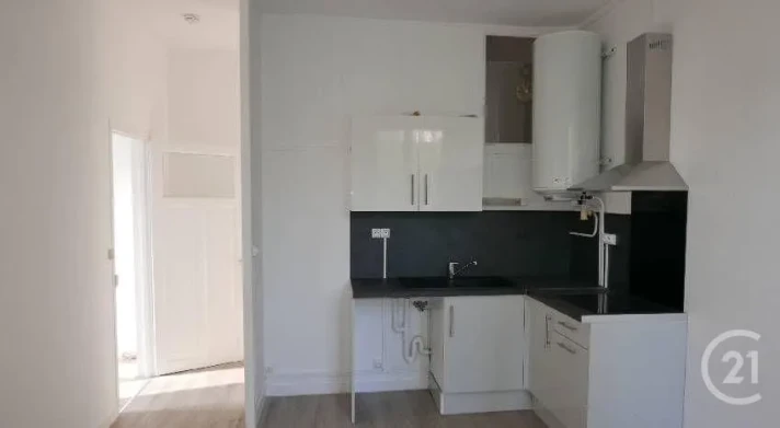 Voir la photo 1/7 du type apartment à Saint-Léger-du-Bourg-Denis