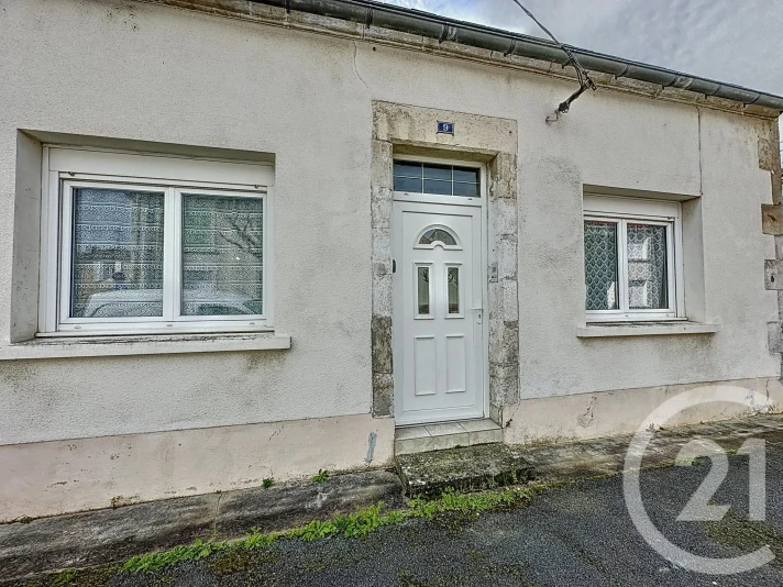 Voir la photo 1/8 du type house à Luçon