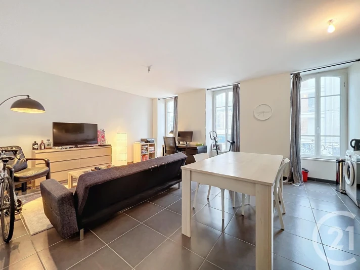 Voir la photo 1/10 du type apartment à Brest