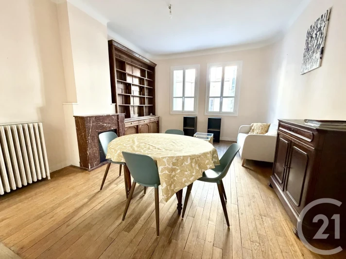 Voir la photo 1/10 du type apartment à Rodez