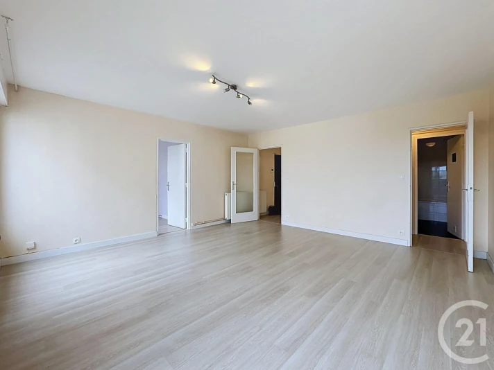 Voir la photo 1/12 du type apartment à Brest