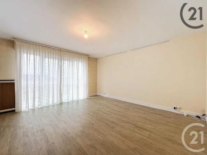 Voir la photo 1/10 du type apartment à Troyes