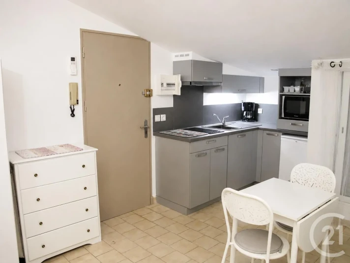 Voir la photo 1/6 du type apartment à Bagnols-sur-Cèze
