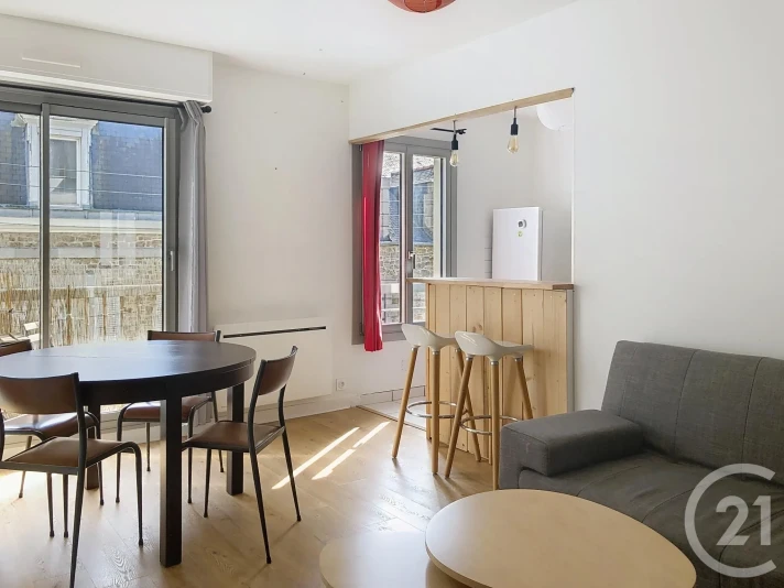Voir la photo 1/8 du type apartment à Dinan