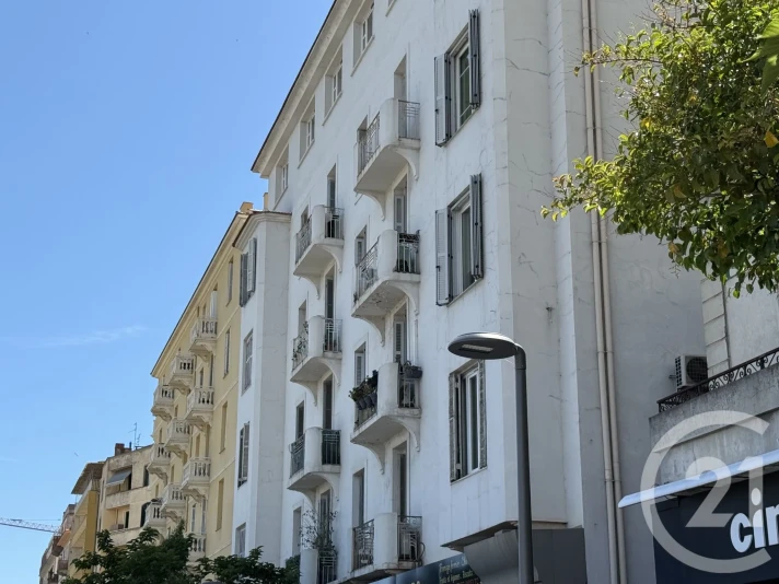 Voir la photo 1/9 du type apartment à Ajaccio