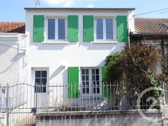 Voir la photo 1/18 du type house à Fouras