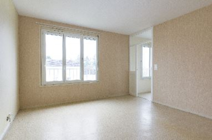 Voir la photo 1/3 du type apartment à Le Blanc