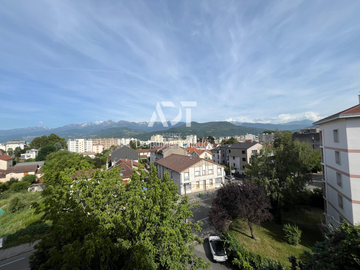 Voir la photo 1/3 du type apartment à Grenoble