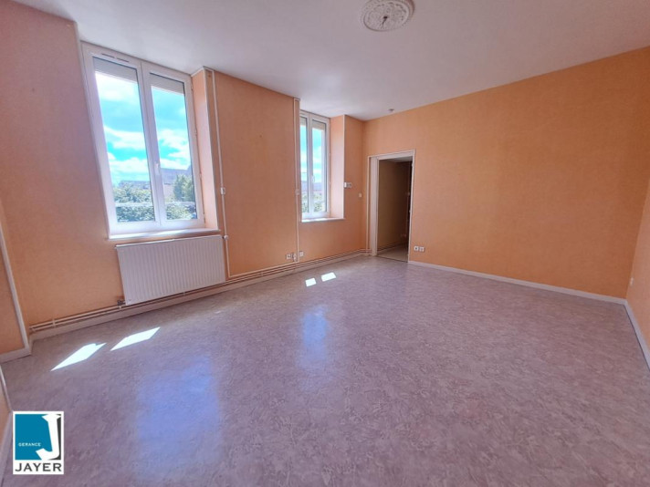 Voir la photo 1/8 du type apartment à Saint-Martin-en-Bresse